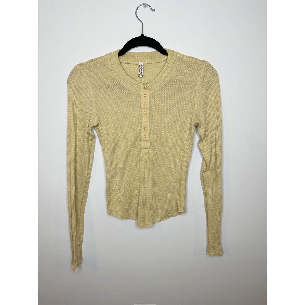 Intimately Free People Mustard waffle Henley top Long Sleeve Small Pequeño